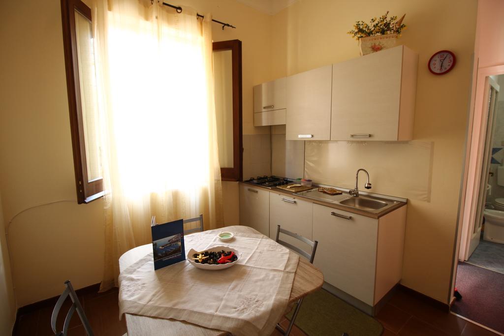 Bovio Guest House กัสเตลลัมมาเร เดล โกลโฟ ภายนอก รูปภาพ