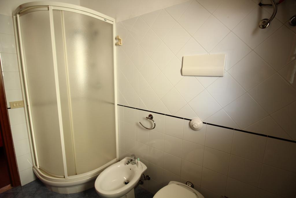 Bovio Guest House กัสเตลลัมมาเร เดล โกลโฟ ภายนอก รูปภาพ